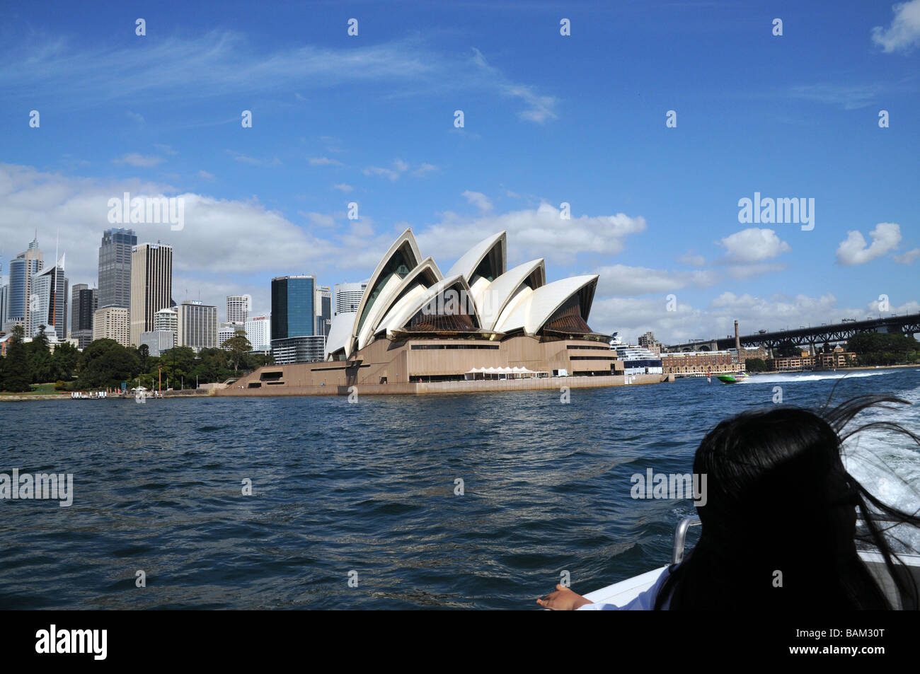 Sydney, Australie,Vue de la ville construit en 2003 andOperaHouse byJorn conçu, Utzon, l'un des bâtiments les plus caractéristiques de mots Banque D'Images