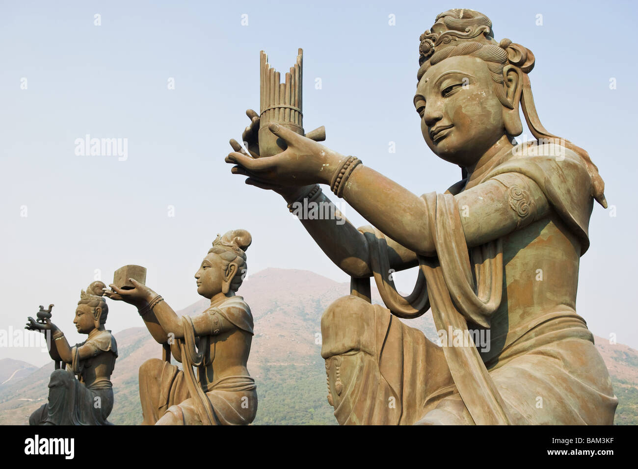 Près de Tian Tan Buddha statues Banque D'Images