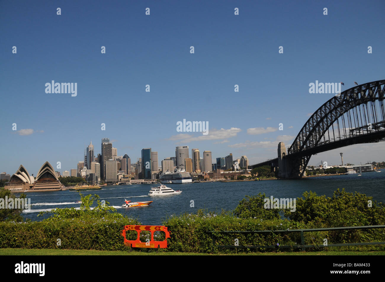 Sydney, Australie,Vue de la ville avec pont et de l'Opéra.icônes de l'Australie,le pont ouvert en 1932, l'Opéra en 2003 Banque D'Images