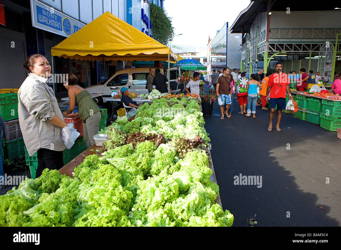 La France, la Polynésie française, archipel de la société, îles du vent, Tahiti, Papeete, marché, stand de légumes Banque D'Images