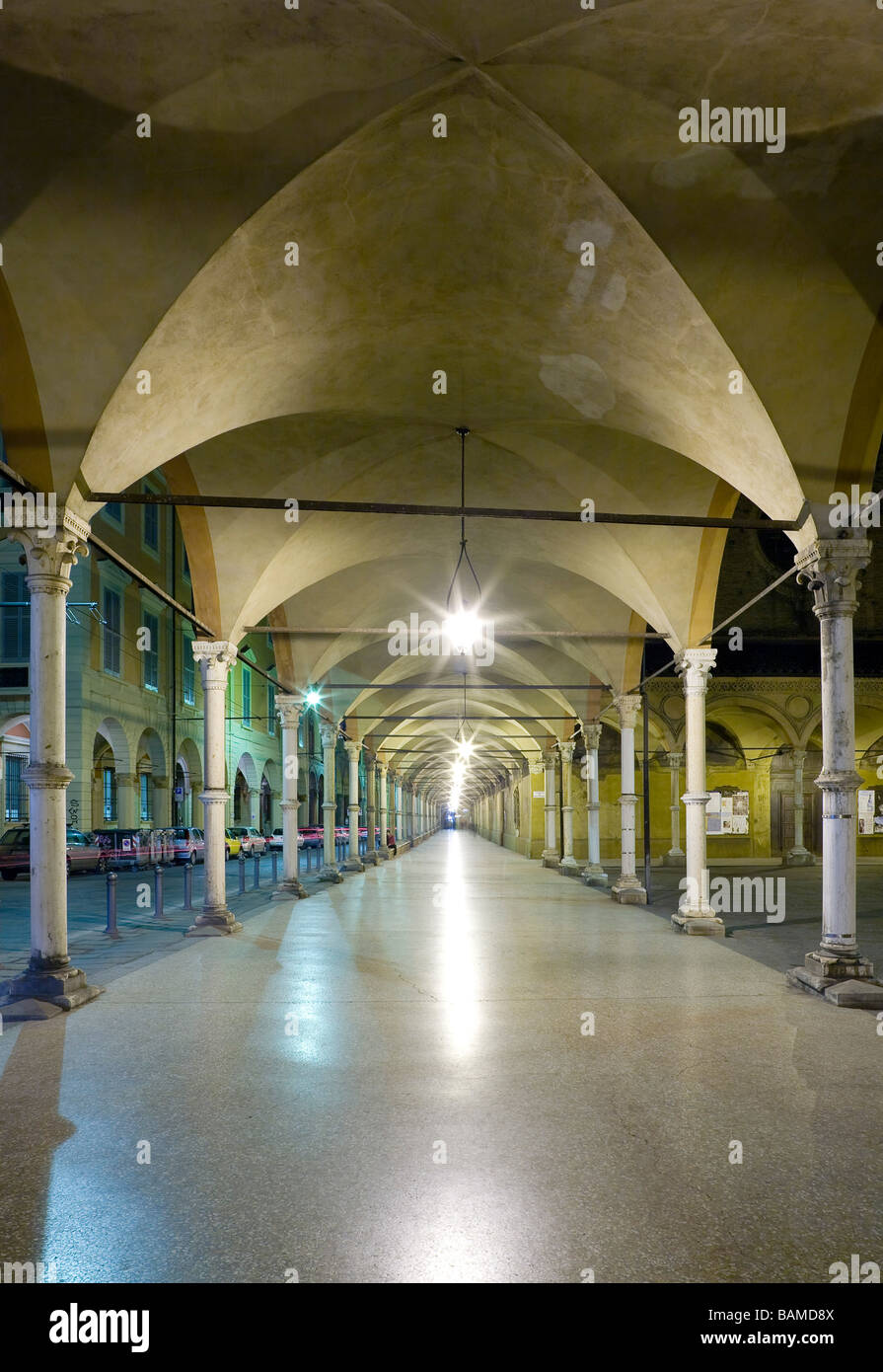 STRADA MAGGIORE ARCHES, architecte inconnu, BOLOGNE, ITALIE Banque D'Images