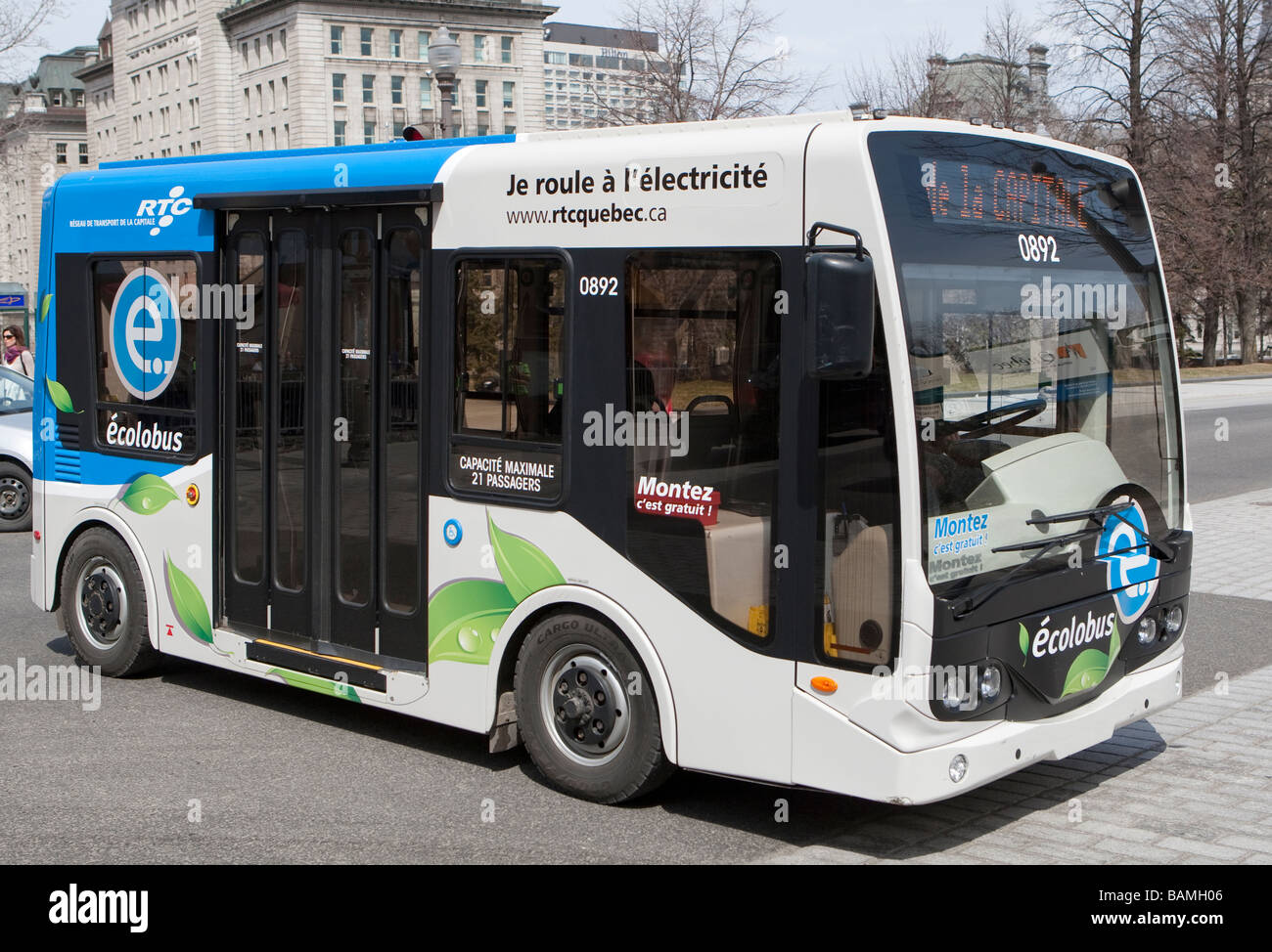 Écolobus RTC est représenté dans l'ancien centre-ville de Québec Banque D'Images