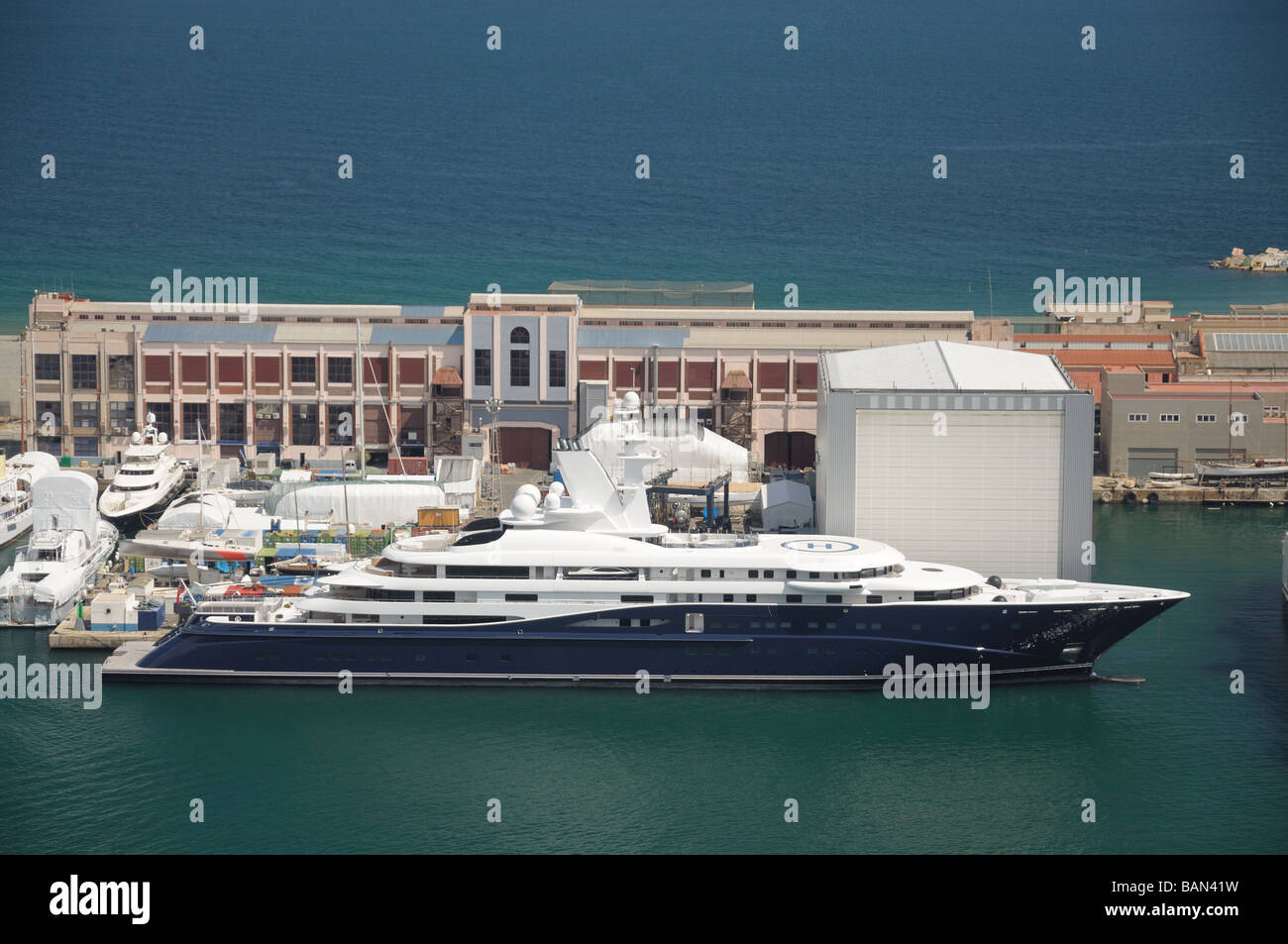Yacht de luxe à Barcelone, Espagne Banque D'Images