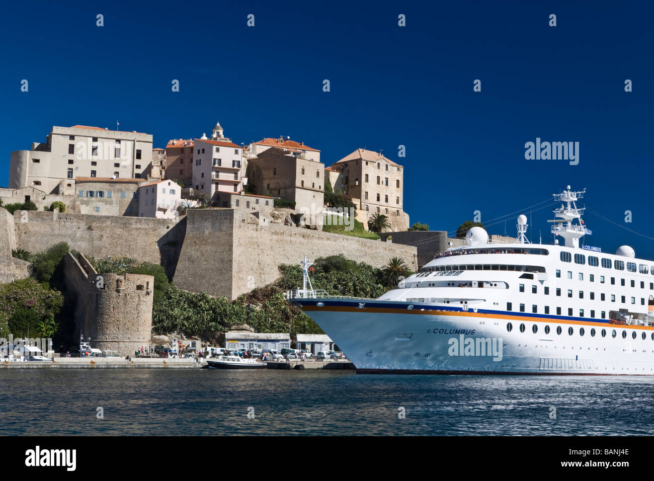 Bateau de croisière amarré au port de Calvi Corse France Banque D'Images