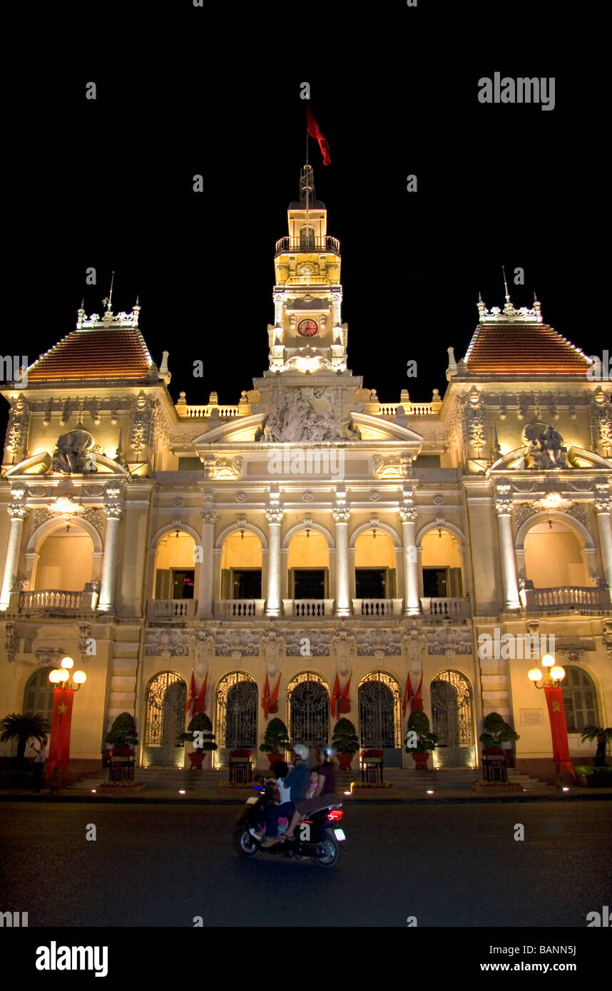 Ho Chi Minh City Hall de nuit avec des lumières Vietnam Banque D'Images