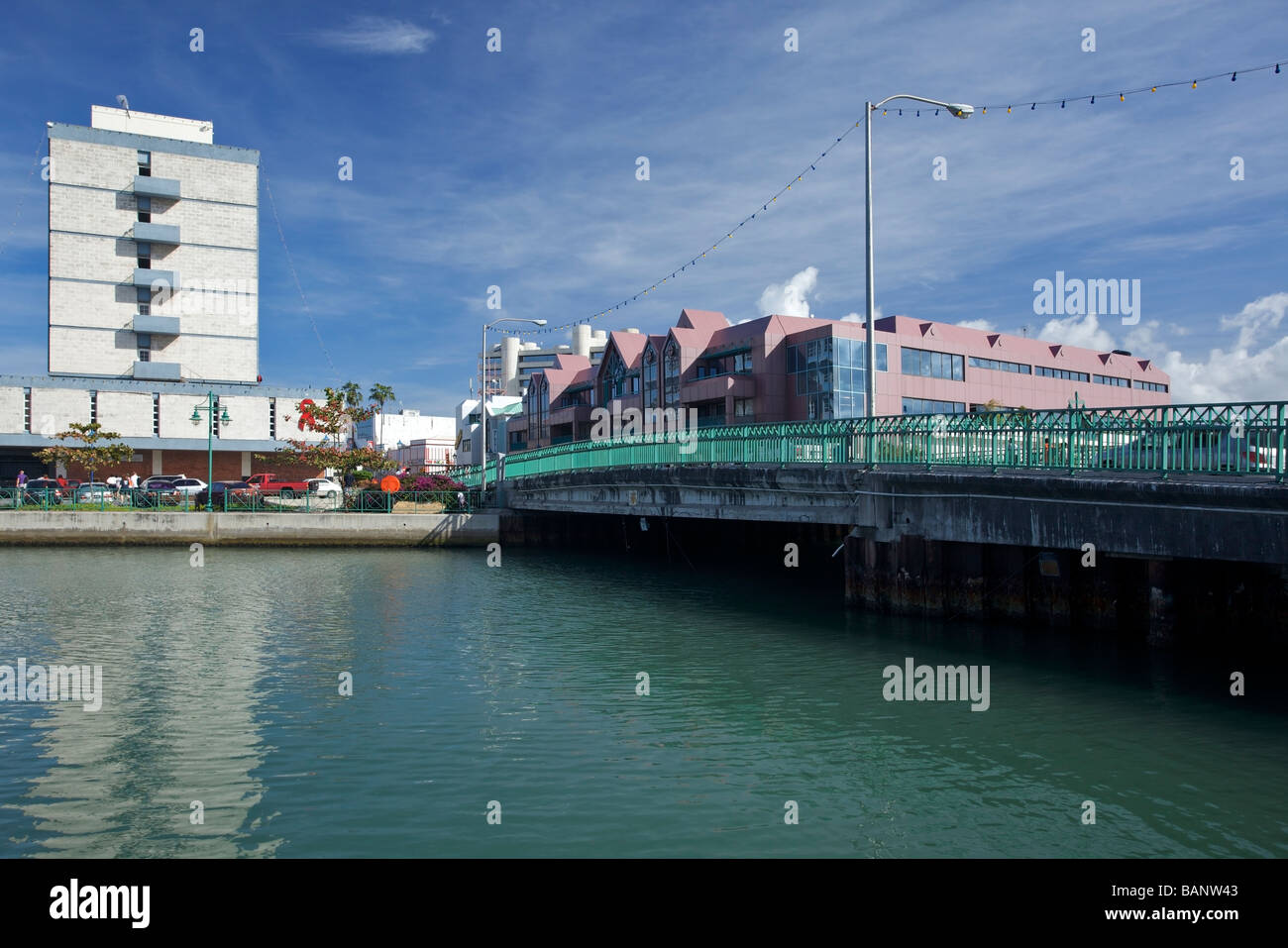 Constitution River dans le centre-ville de Bridgetown, Saint Michael, Barbade, "West Indies" Banque D'Images