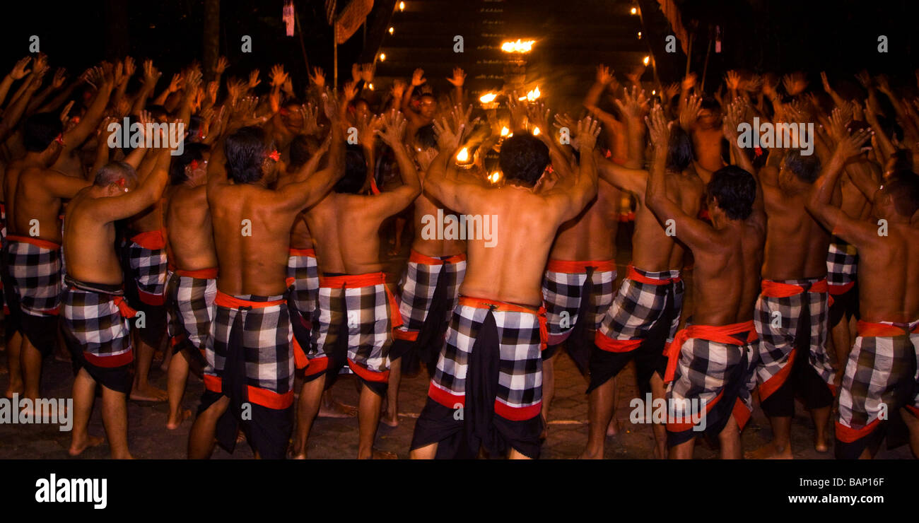 Kecak dance à Ubud Bali Indonésie Banque D'Images Kecak dance à Ubud Bali Indonésie Banque D'Images