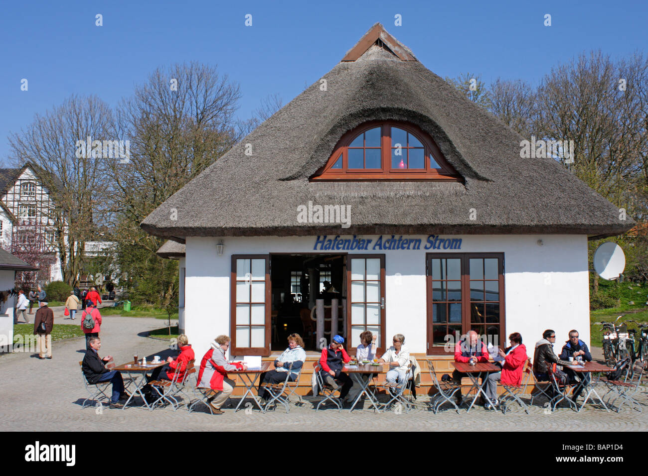 Restaurant au port de l'île de Hiddensee Kloster, Mecklenburg, Western-Pomerania Banque D'Images
