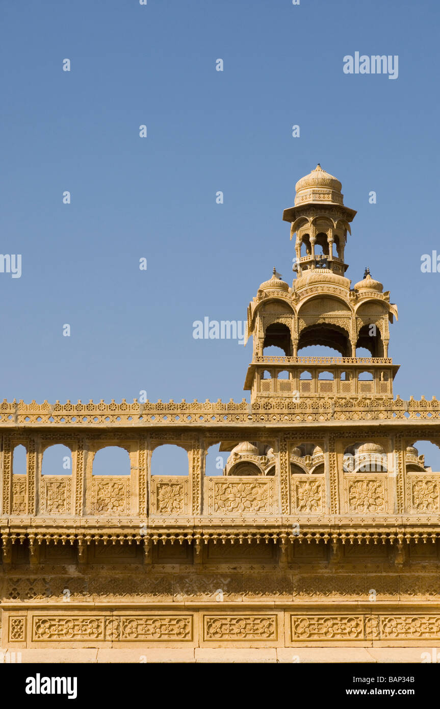 Voir la section haute d'une tour, la Tour Tazia, Jaisalmer, Rajasthan, India Banque D'Images