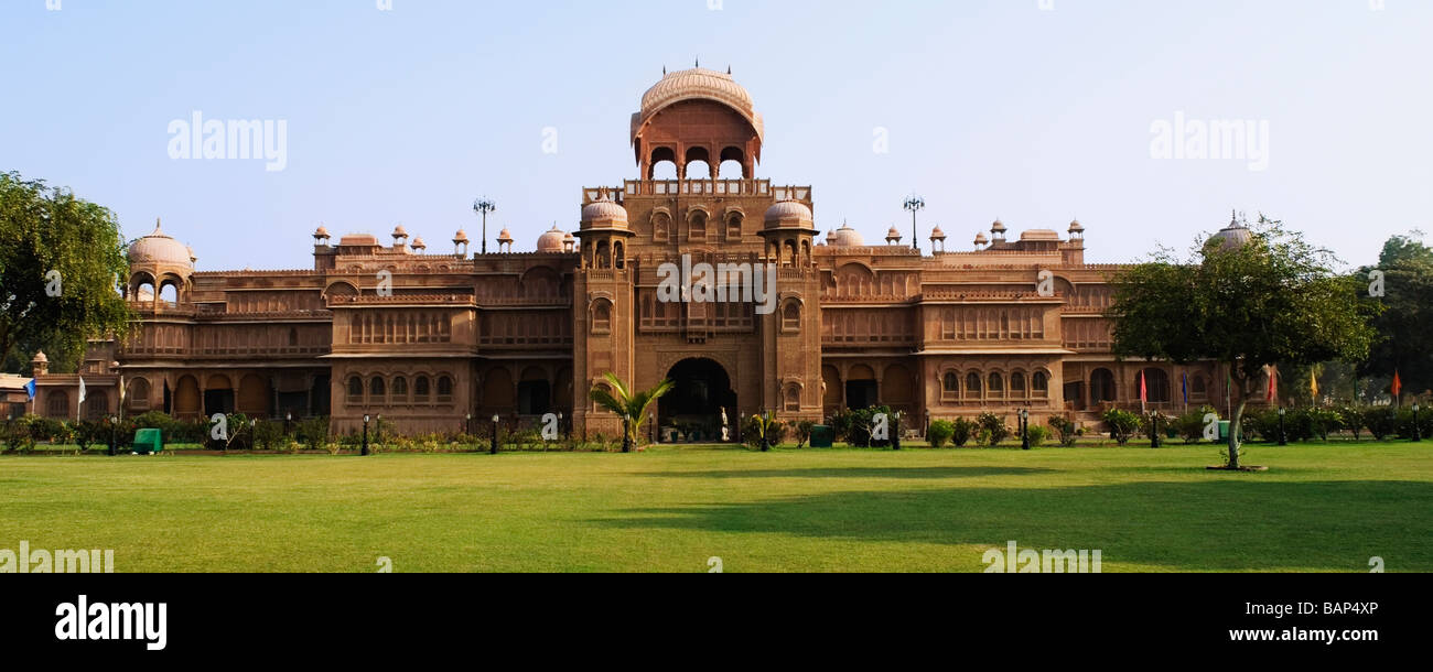 Façade d'un palais, Laxmi Niwas Palace, Bikaner, Rajasthan, India Banque D'Images