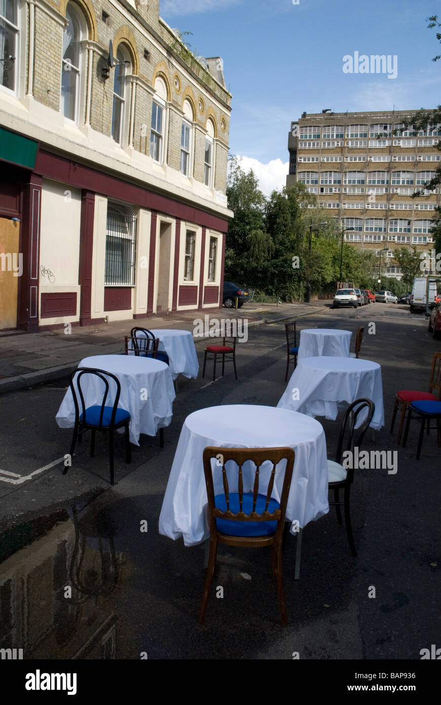 Street Party à Hoxton pour célébrer les Jeux Olympiques de 1948 le jour du drapeau olympique a été remis à Londres pour 2012 (24/08/08) Banque D'Images