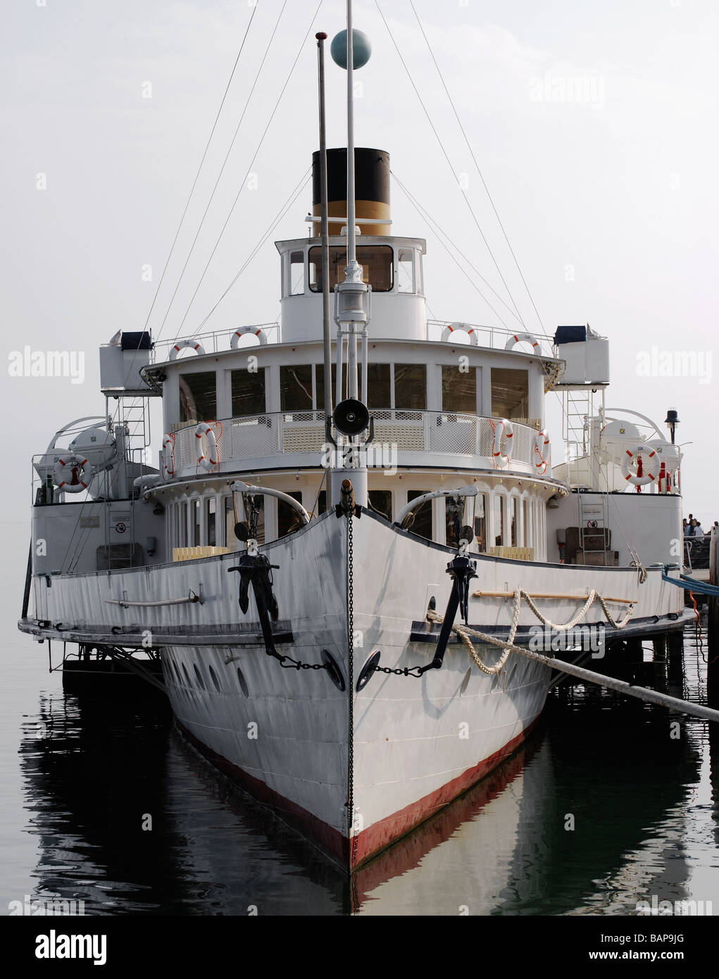 Un vieux bateau à vapeur suisse en bois sur le lac Léman, Ocuhy, Lausanne, Suisse Banque D'Images