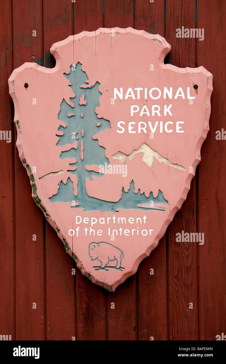 Le National Park Service logo sur l'affichage à l'Castle Clinton, Manhattan, New York. Banque D'Images