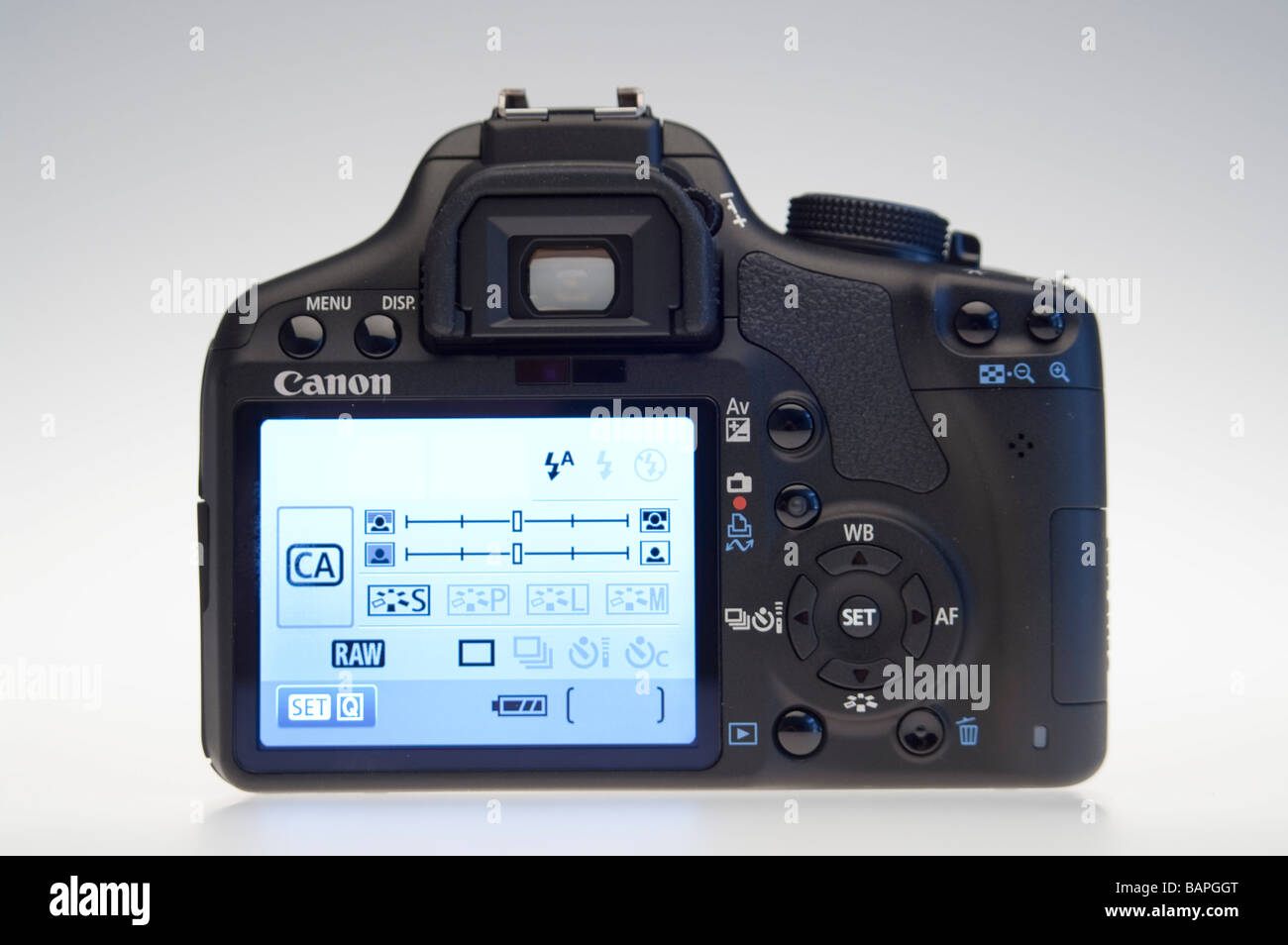 Appareil photo reflex numérique Canon EOS 500D HD vidéo - Écran LCD arrière  avec interface utilisateur graphique Photo Stock - Alamy