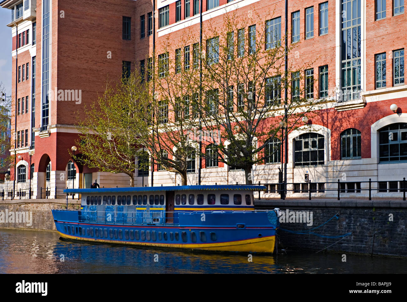 Une péniche sur la rivière Avon port flottant à Bristol, Royaume Uni Banque D'Images