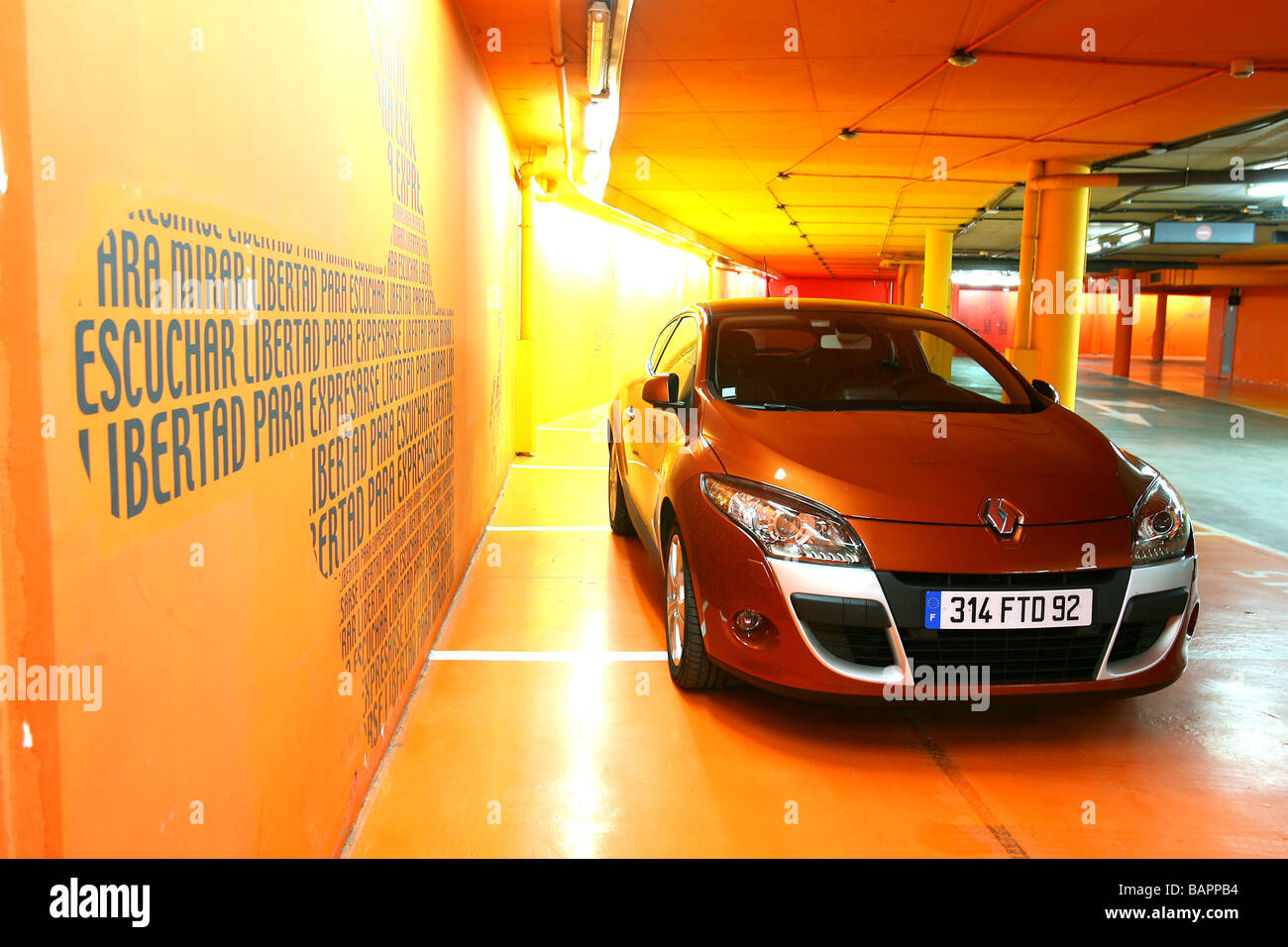 Nouvelle Renault Megane Coupé Lancement, Madrid 2009. D'abord appuyer sur lancement de la voiture Renault Megane Mk3 Banque D'Images