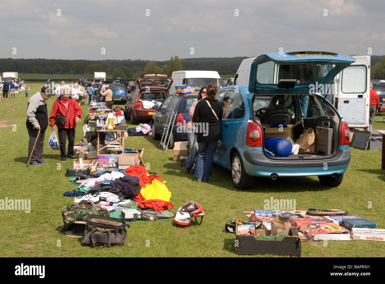 Car Boot Sale Bordon, Hampshire, Royaume-Uni Banque D'Images