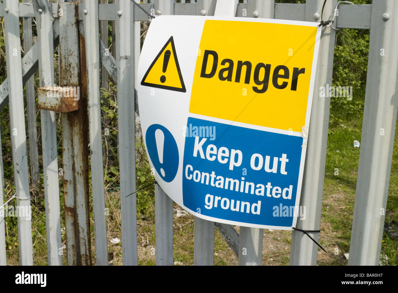 Panneau d'avertissement au sol contaminés Kent UK Banque D'Images
