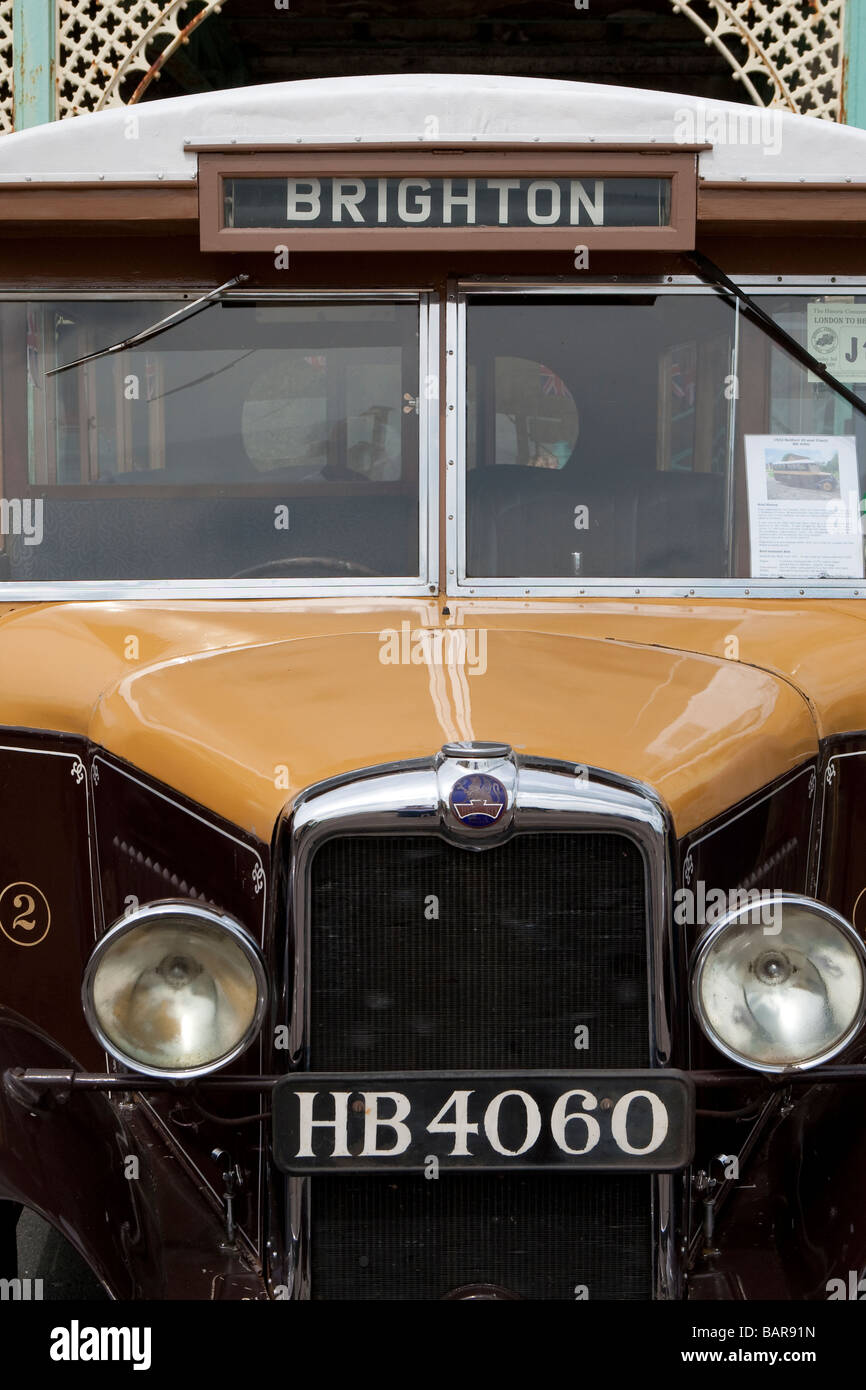 1936 Bedford bus WLB 20 sièges avec coach Davis corps pendant vintage rallye de véhicules commerciaux, Brighton. Banque D'Images