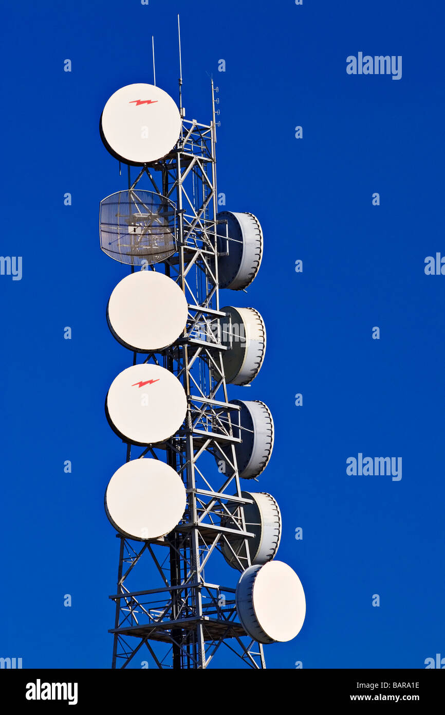 Technologie des communications / tour de transmission micro-ondes.Melbourne Victoria en Australie. Banque D'Images