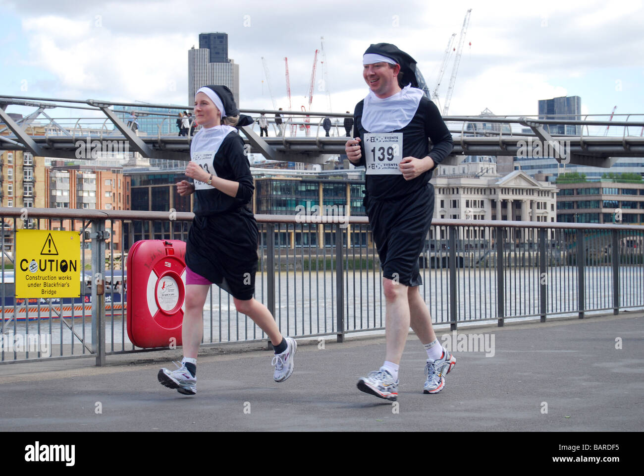 Nun Fun Run habitude London Barnardo charité Banque D'Images