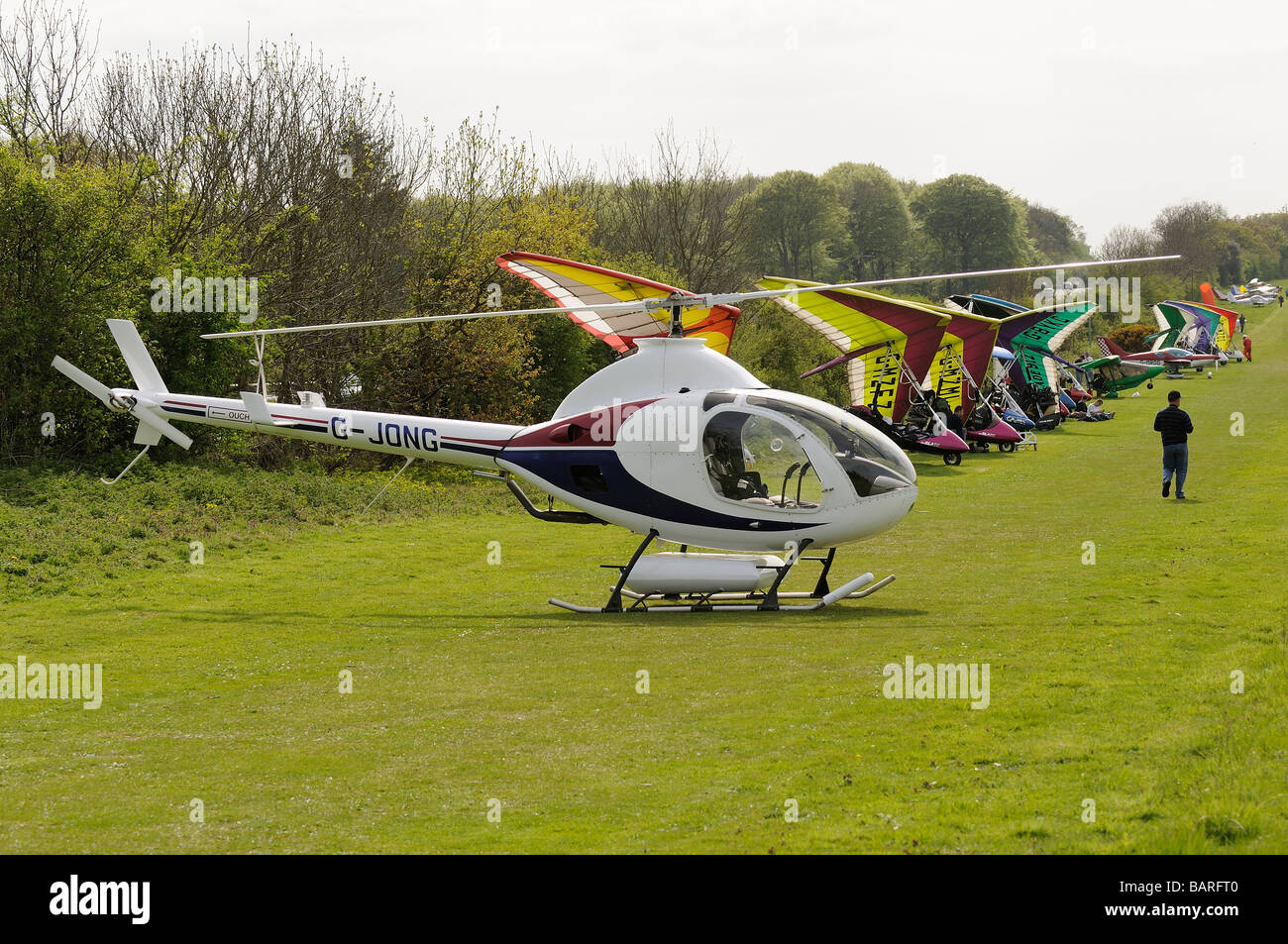 La Direction de l'hélicoptère Rotorway 162 G-jong stationné à l'Aérodrome de Popham, Hampshire Banque D'Images