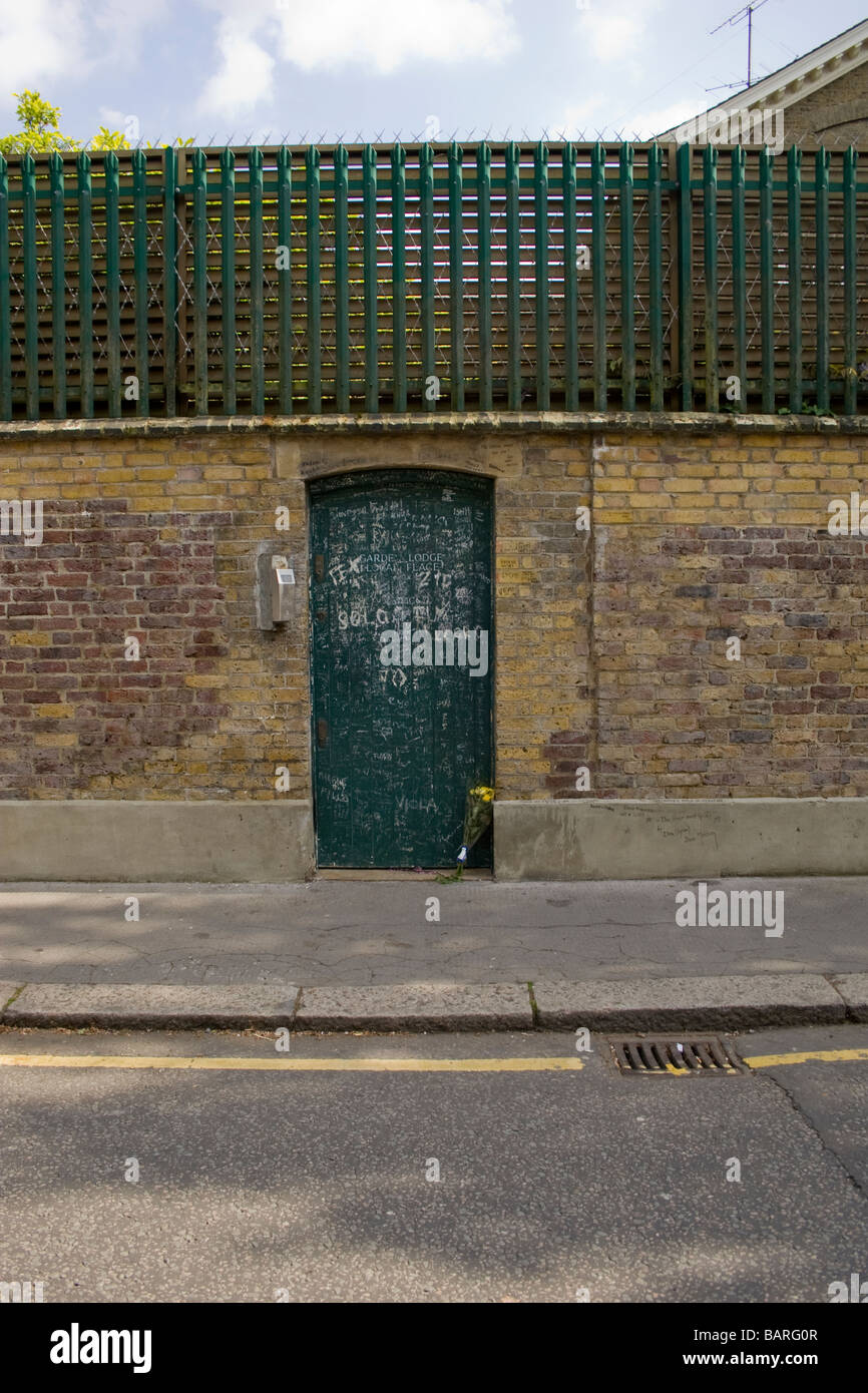 Porte avant pour Freddie Mercury's house in Kensington, London, UK Banque D'Images