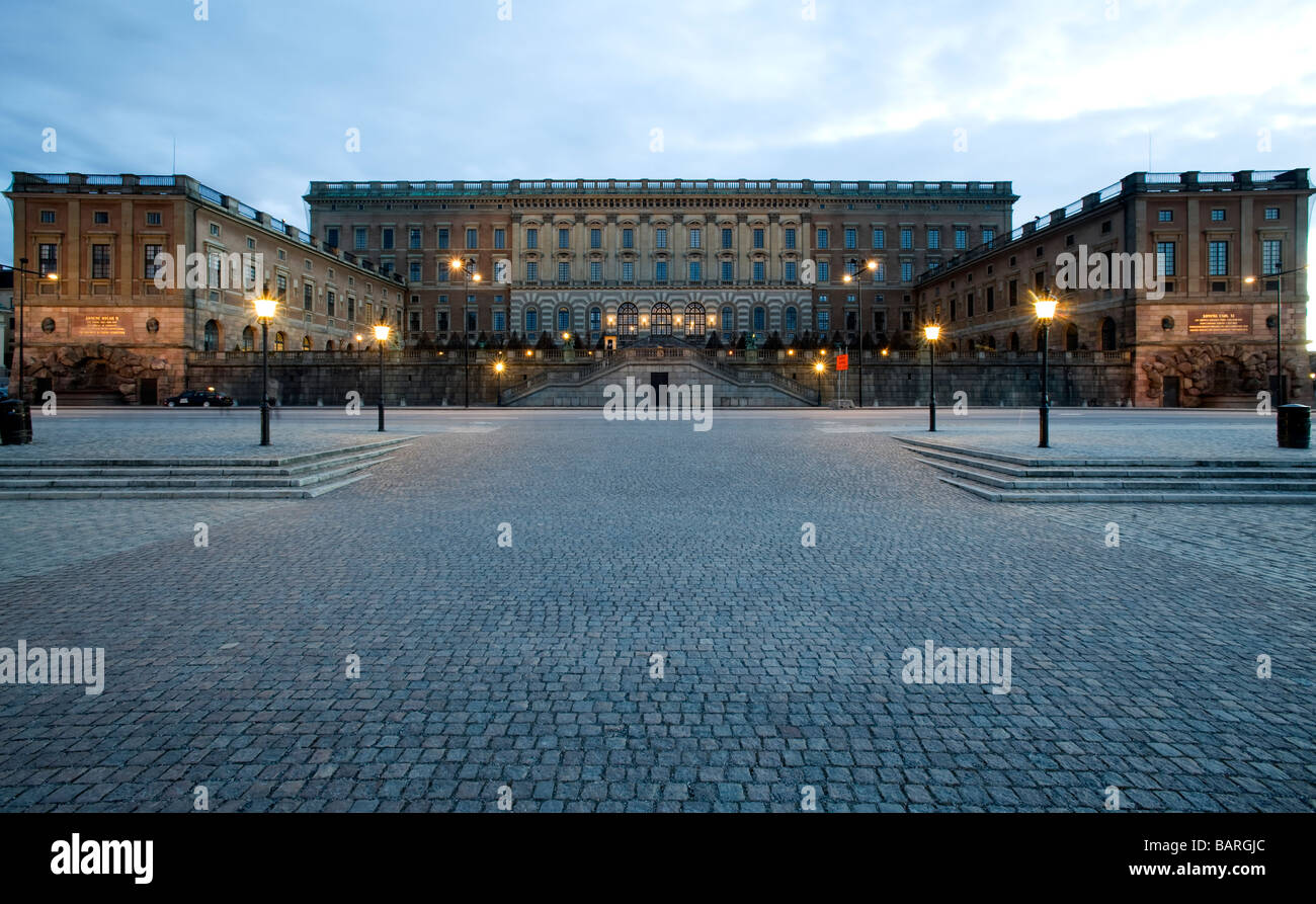 Palais royal suédois (Kungliga Slottet), au crépuscule. Gamla Stan, Stockholm, Suède. Banque D'Images