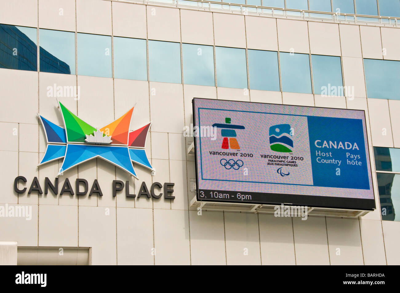 Le centre-ville de Vancouver Canada Place avec un panneau interactif favorisant les jeux olympiques d'hiver qui auront lieu en 2010 dans la cit Banque D'Images