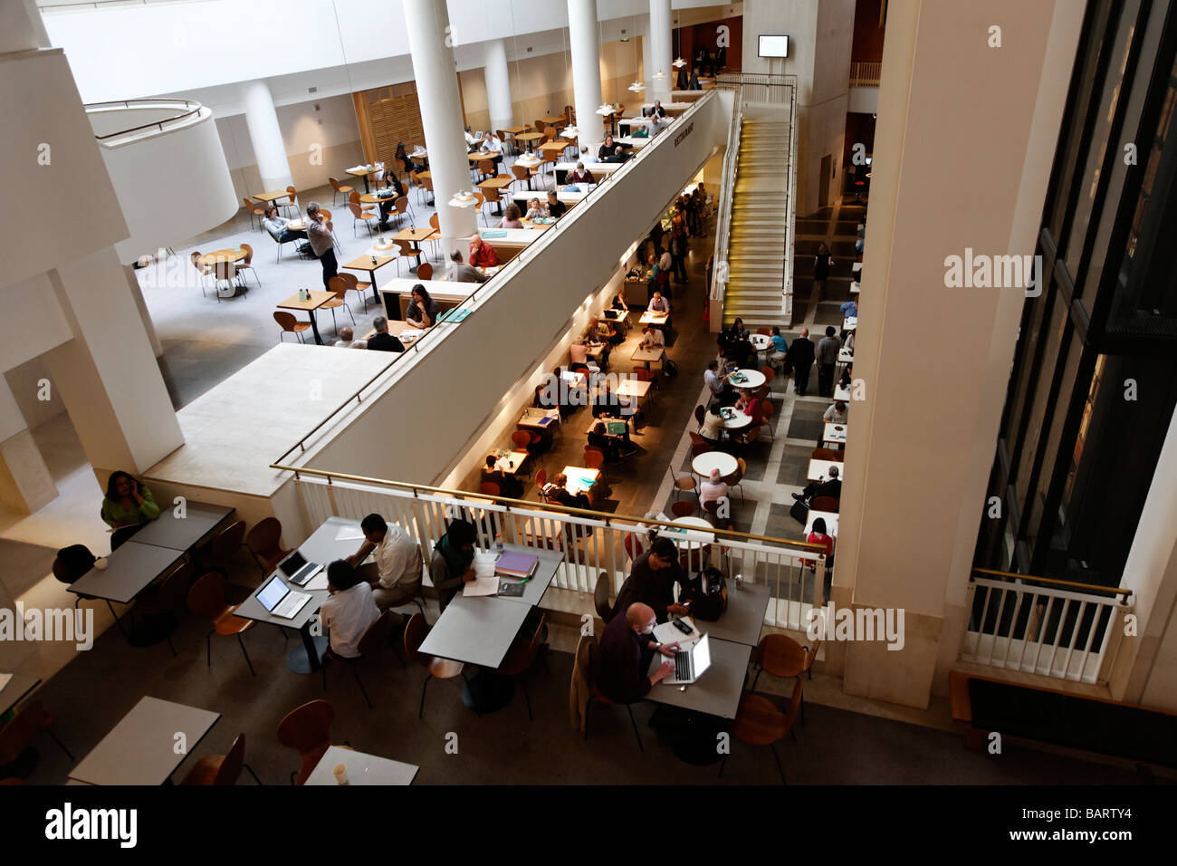 L'intérieur de la bibliothèque britannique Londres Angleterre Banque D'Images