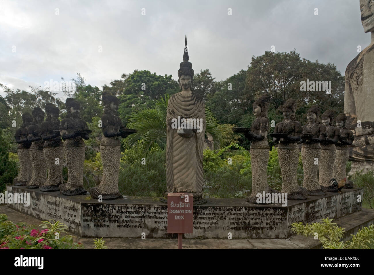 Sala Keo Kou, un parc avec de très grandes statues / sculptures de béton qui représente la vie du Bouddha. Banque D'Images