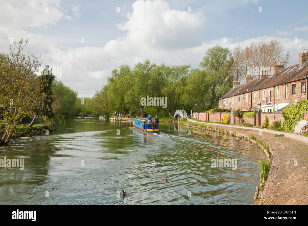 15-04 croisière le long de la Tamise à Osney à Oxford UK Banque D'Images