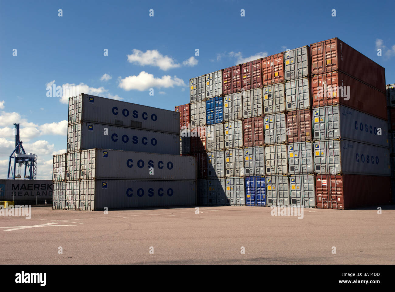 Les conteneurs à Landguard terminal, port de Felixstowe, Suffolk, UK. Banque D'Images