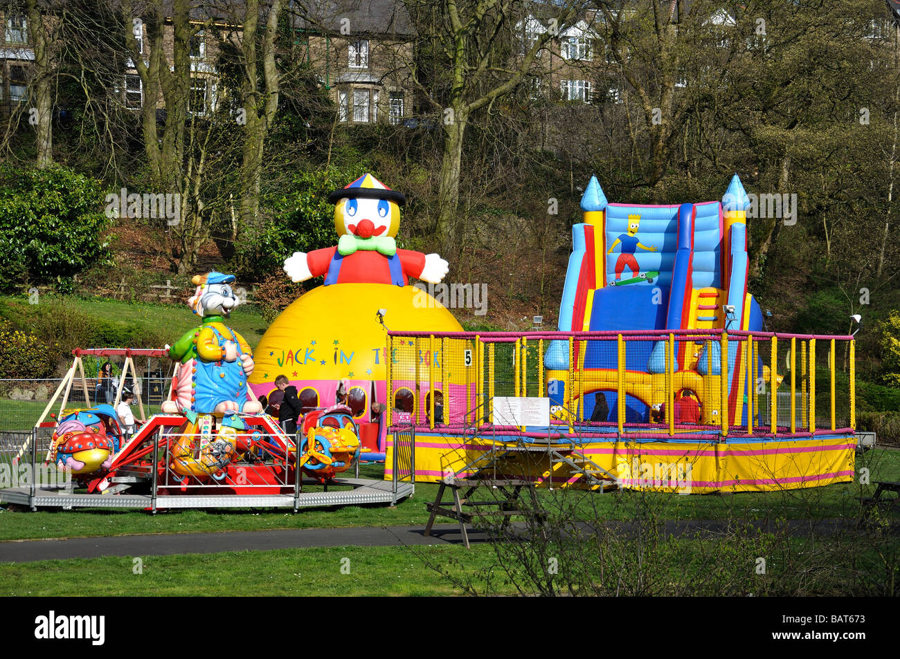 Aire de jeux pour enfants, Parc Anah, Buxton, Derbyshire, Angleterre, Royaume-Uni Banque D'Images