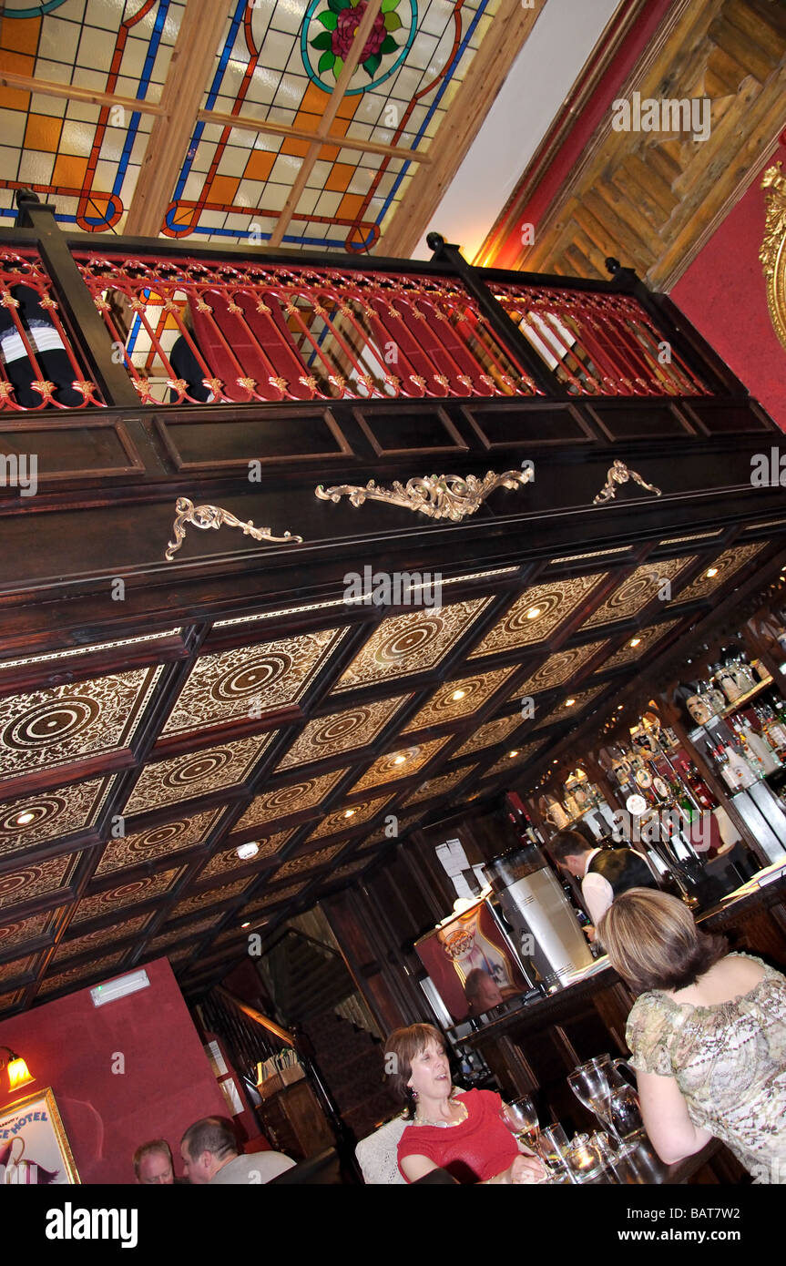 Intérieur du restaurant St.Moritz, Cavendish Circus, Buxton, Derbyshire, Angleterre,Royaume-Uni Banque D'Images