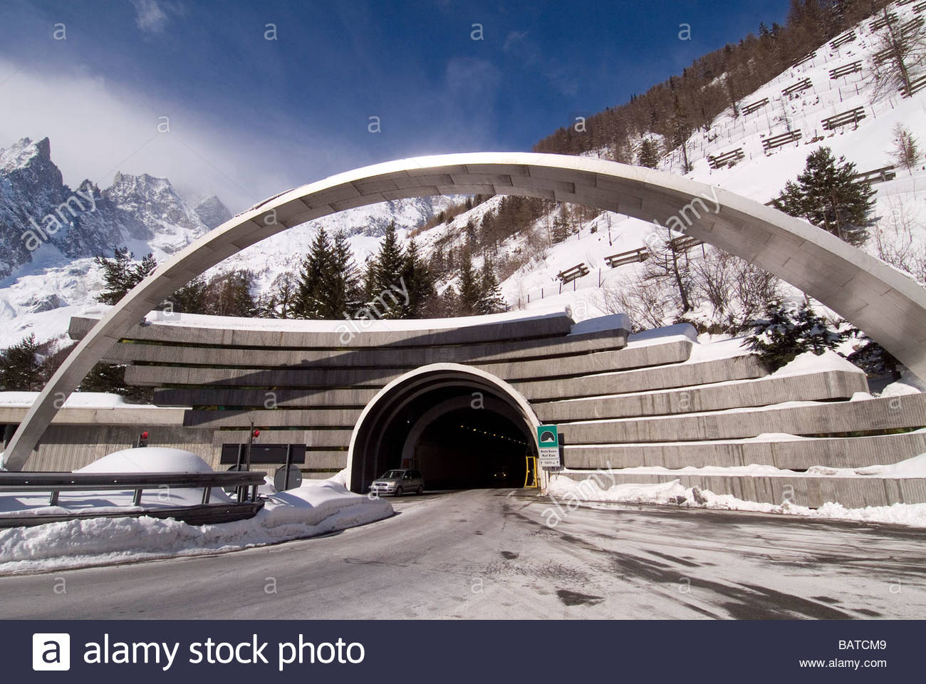 Mont Blanc Tunnel Entrance Banque d'image et photos Alamy Mont Blanc Tunnel Entrance Banque d'image et photos Alamy