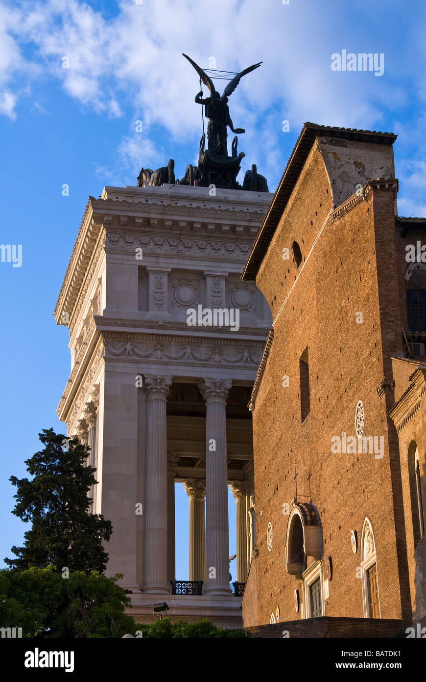L'église de Ara Coeli et Vittoriano à Rome - Italie Banque D'Images
