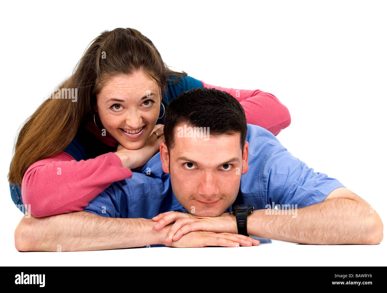 Casual couple sur le sol Banque D'Images