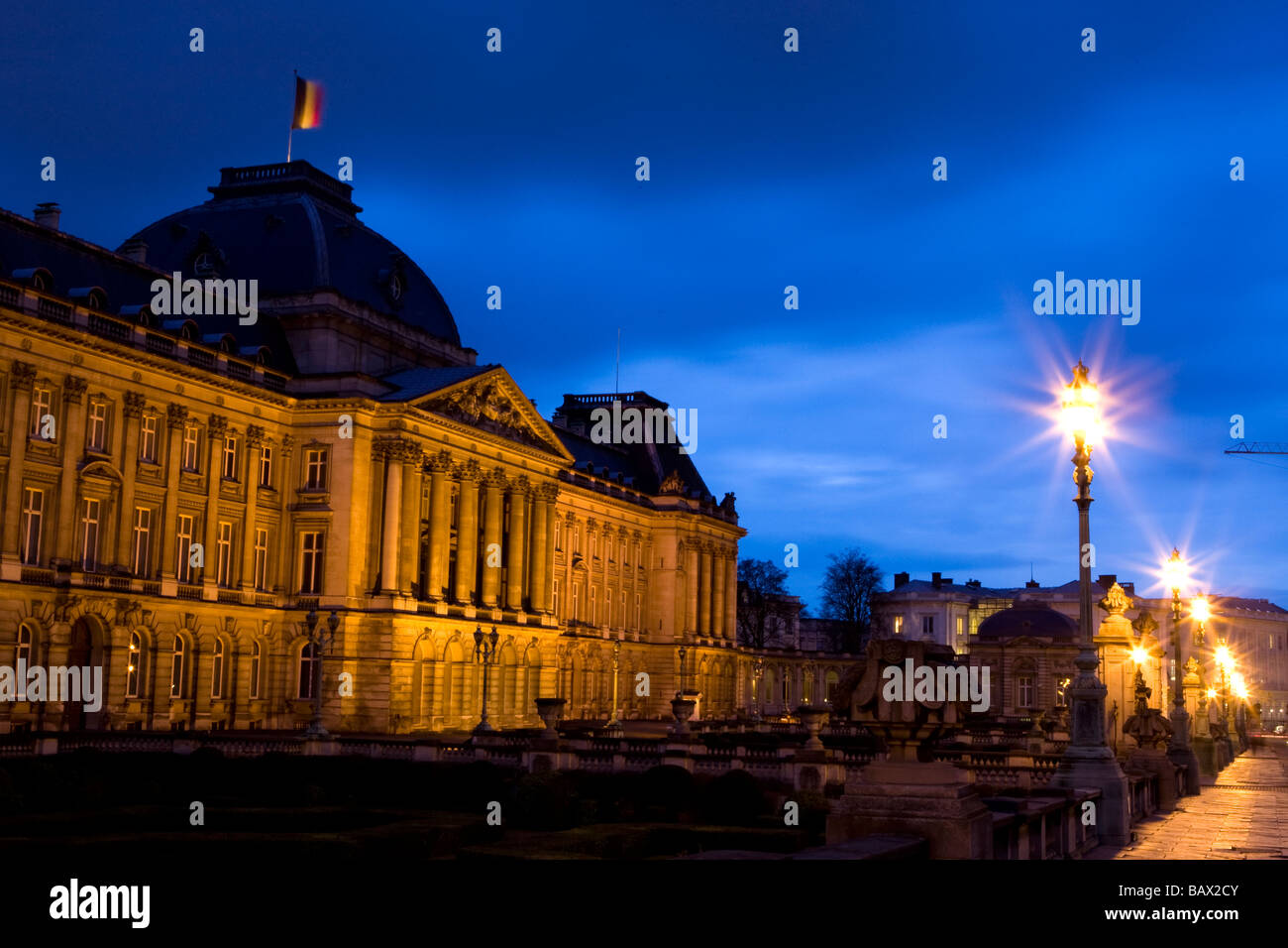 Le Palais Royal (Place des Palais ) dans la nuit - Bruxelles , Belgique Banque D'Images