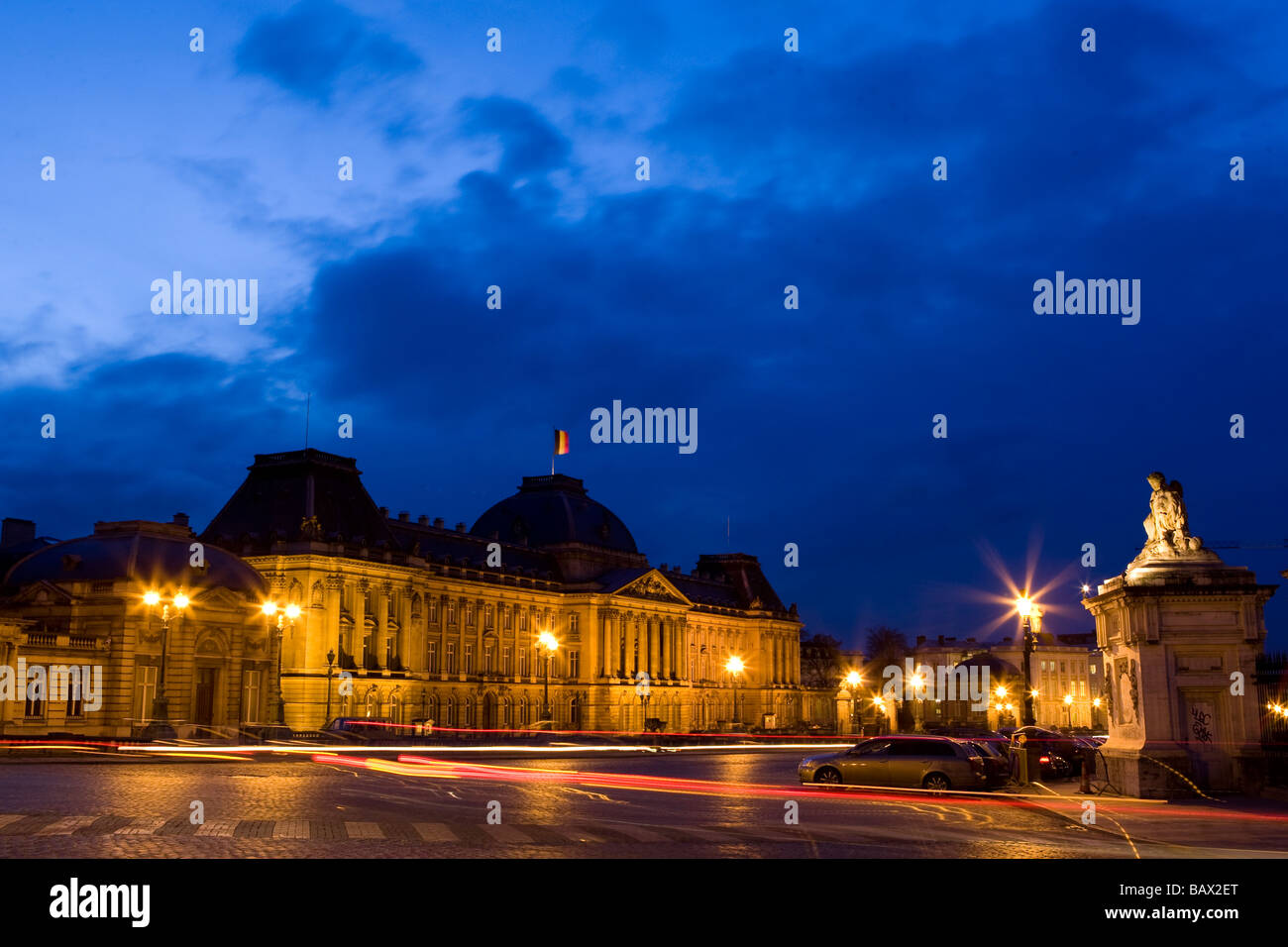 Le Palais Royal (Place des Palais ) dans la nuit - Bruxelles , Belgique Banque D'Images