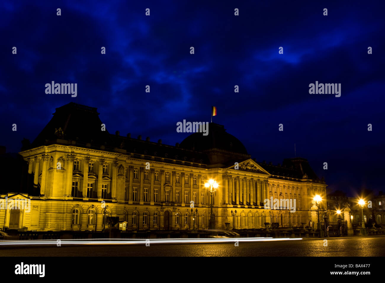 Le Palais Royal (Place des Palais ) dans la nuit - Bruxelles , Belgique Banque D'Images