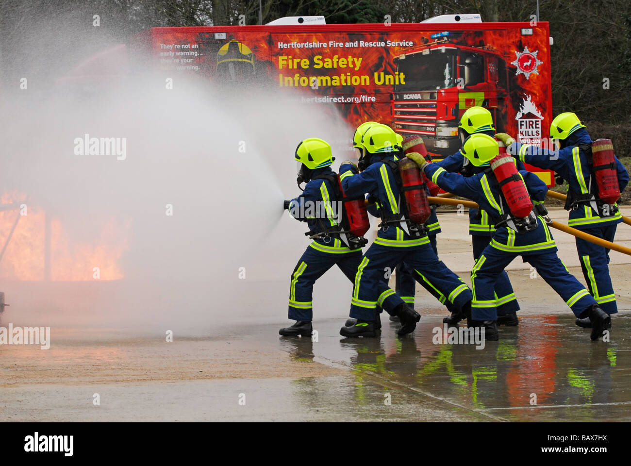 Au cours de la formation des recrues d'incendie Banque D'Images
