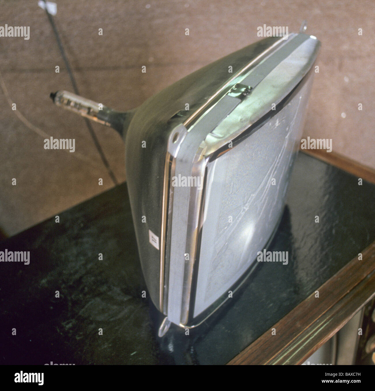 Moniteur à tube cathodique plat électronique de télévision Banque D'Images