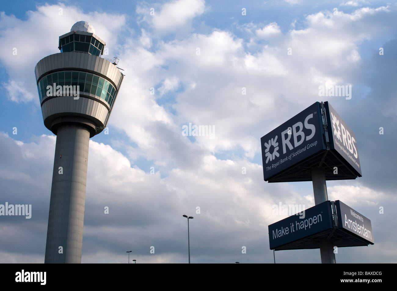 Tour de contrôle de la circulation aérienne à l'Aéroport International de Schiphol, Amsterdam, Pays-Bas Banque D'Images
