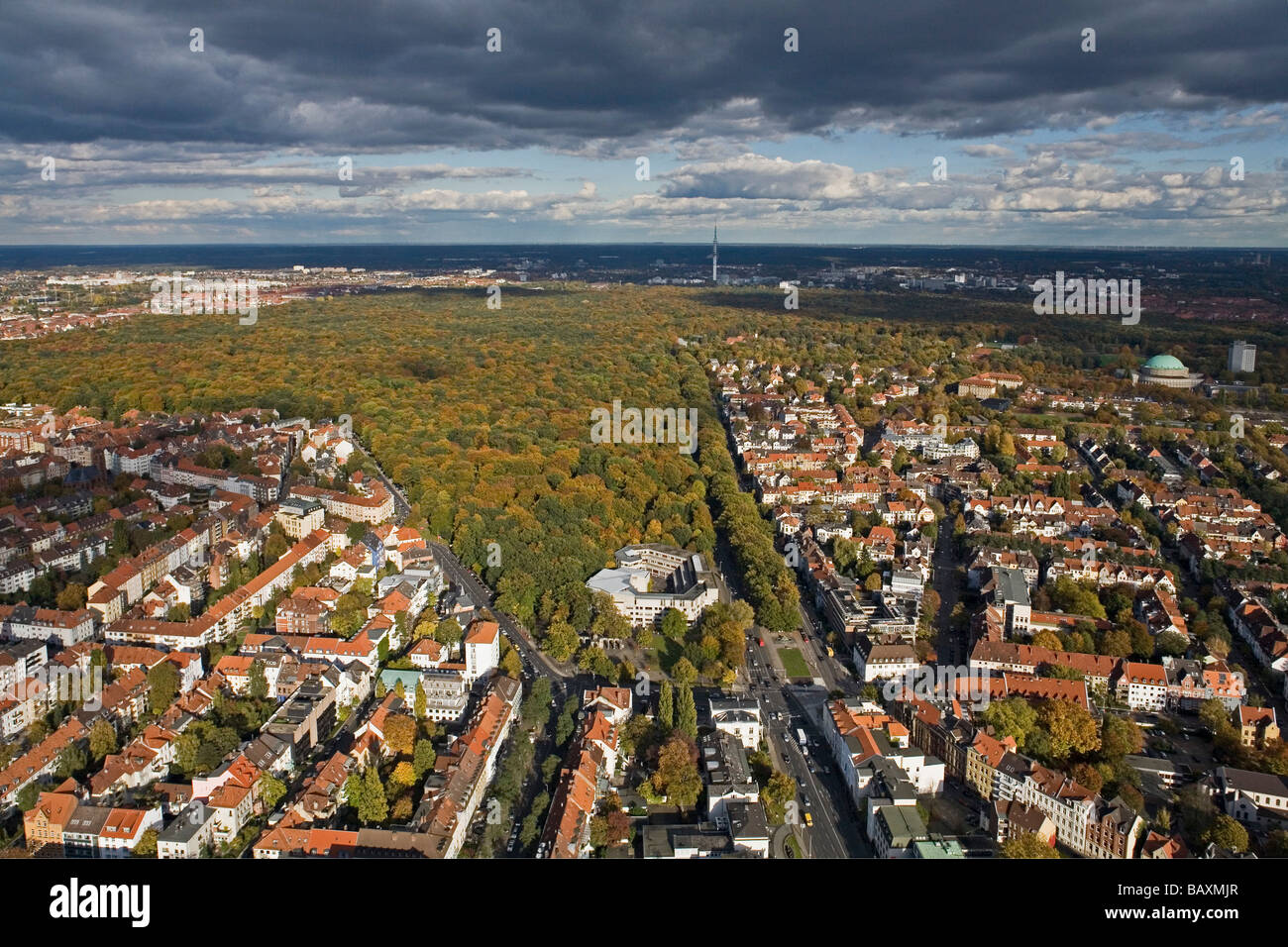 Photo aérienne de l'Eilriede forêt ville de Hanovre et de l'Université de musique et de théâtre, Basse-Saxe, Allemagne du nord Banque D'Images