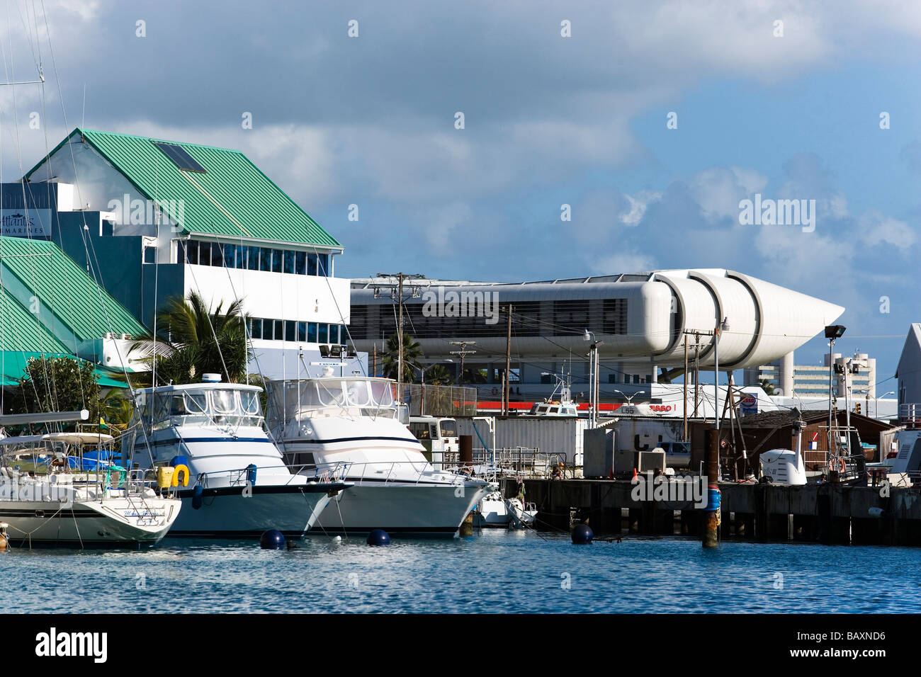 Vue sur port, Kensington Oval en arrière-plan, Bridgetown, Barbados, Caribbean Banque D'Images
