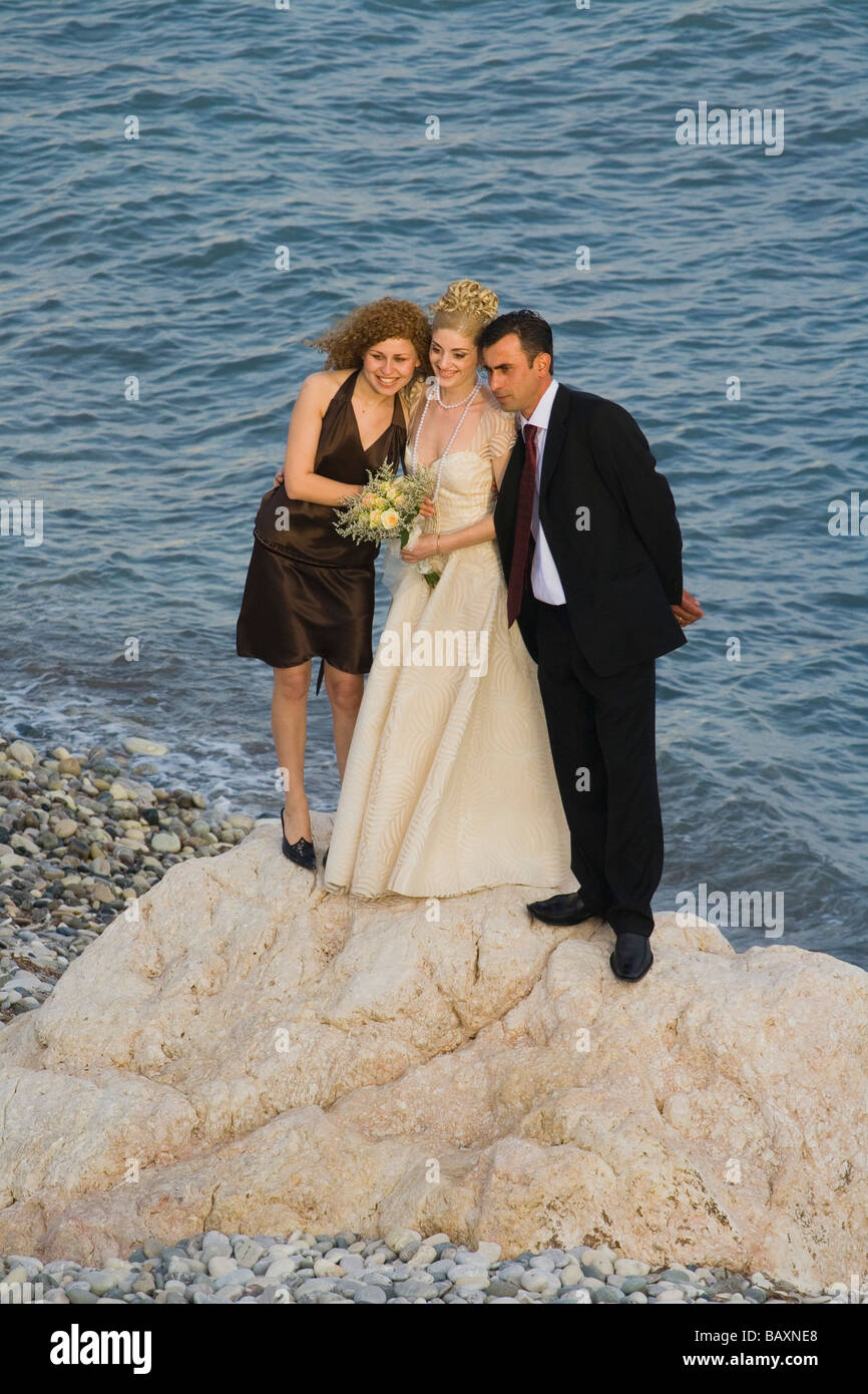 Maries couples nuptiales et sur les rochers de demoiselle d a Petra tou Romiou rocher d Aphrodite lieu de naissance d Aphrodite Limassol Photo Stock Alamy