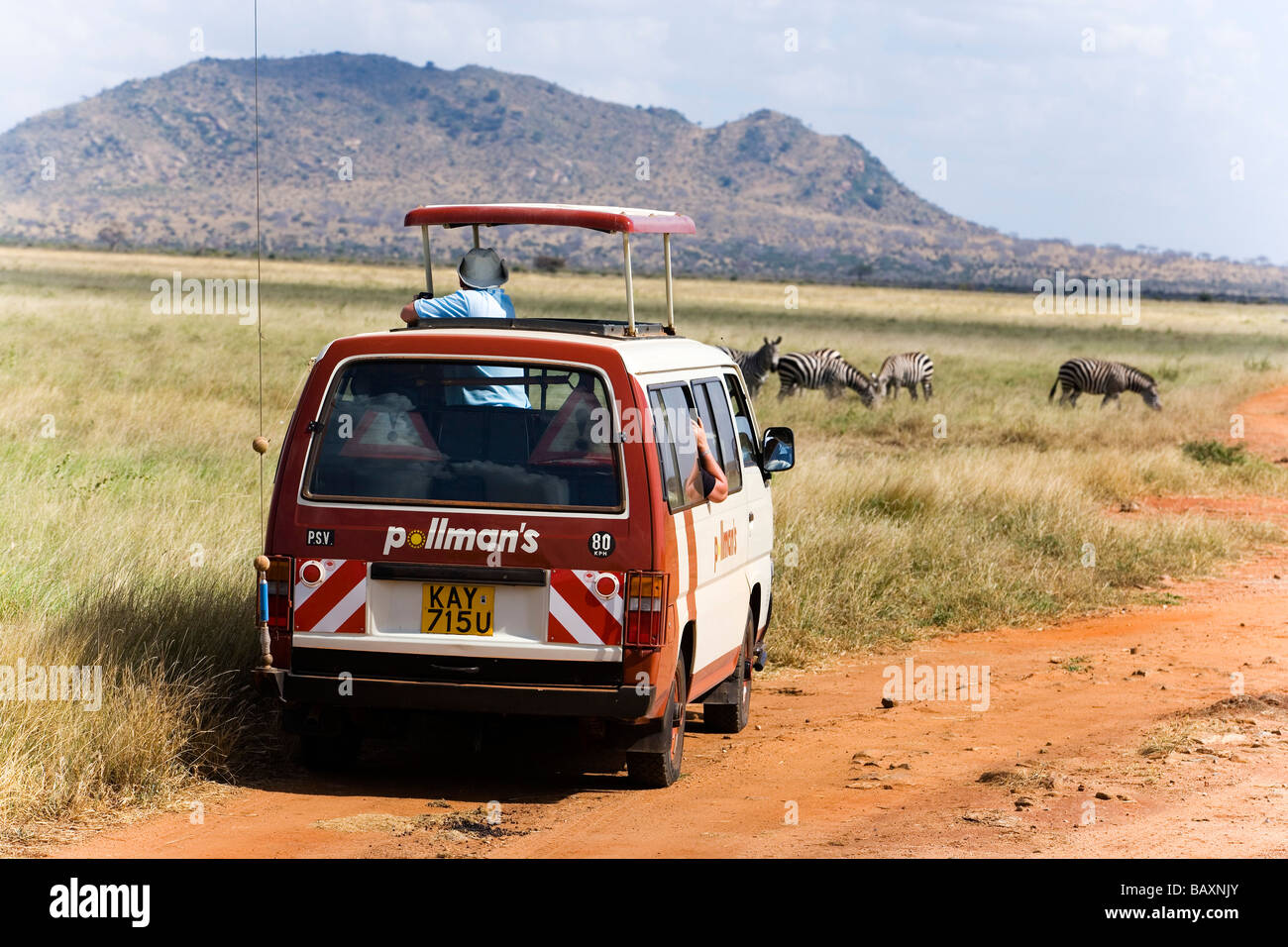 Sur le chemin du bus safari à Tsavo East National Park, Côte, Kenya Banque D'Images