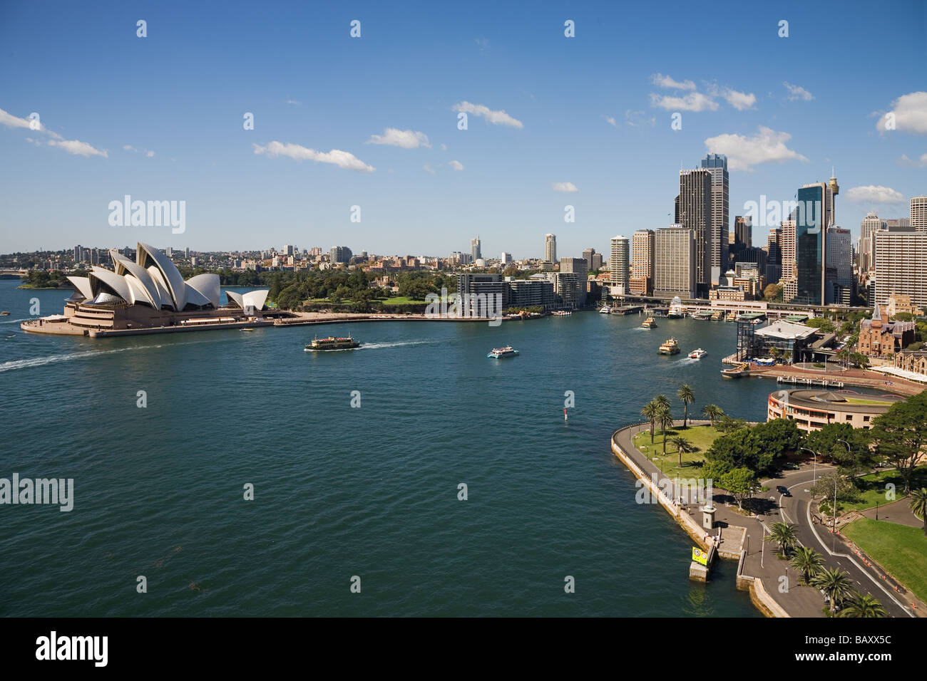 Vue depuis le pont du port plus de Dawes Point à l'emblématique Opéra et Circular Quay à Sydney New South Wales Australie Banque D'Images
