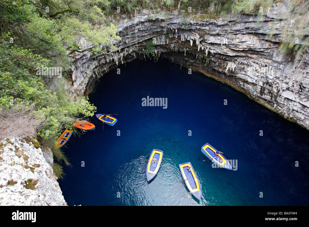 Lac de Melissani et la grotte en sâme, en Céphalonie, îles Ioniennes, Grèce Banque D'Images